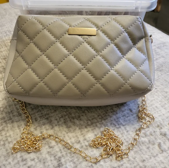 Purse - Picture 1 of 1